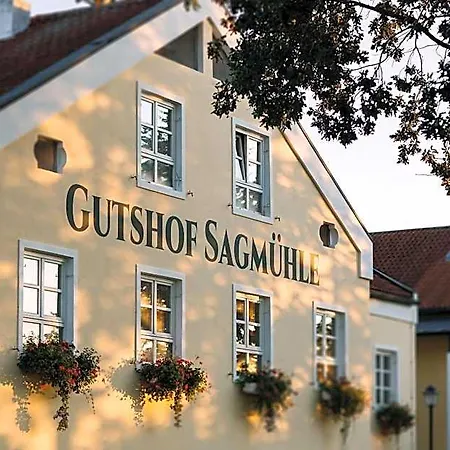 Gutshof Sagmuehle 3*